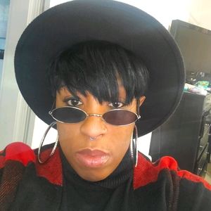 Meet your Posher, Teadra